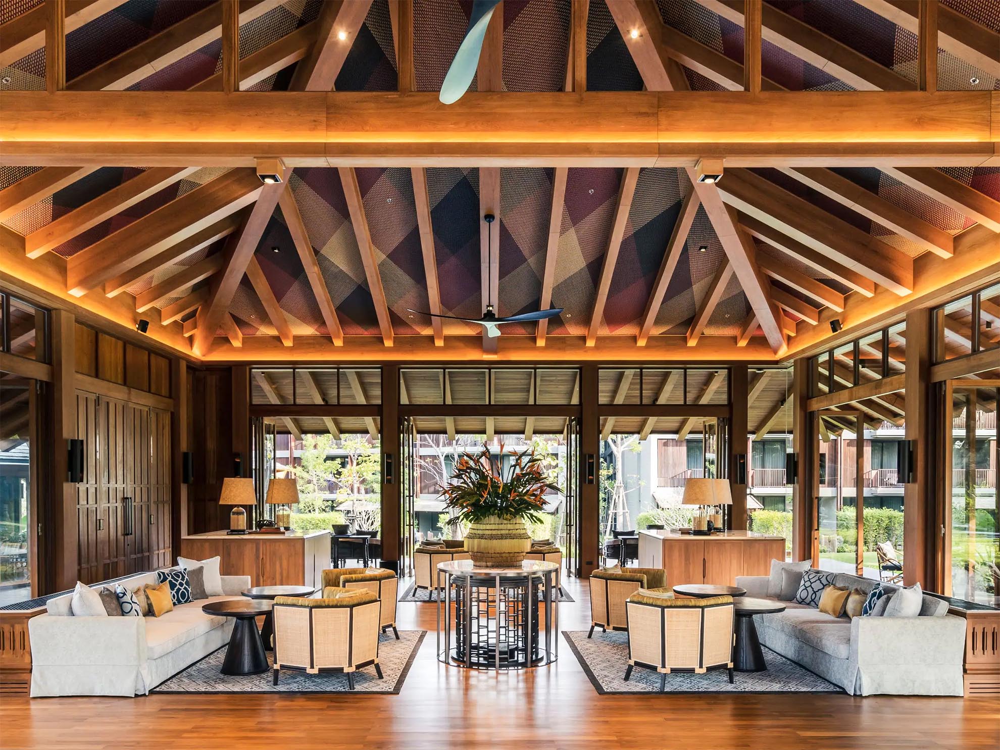 芭提雅安达仕酒店外观图